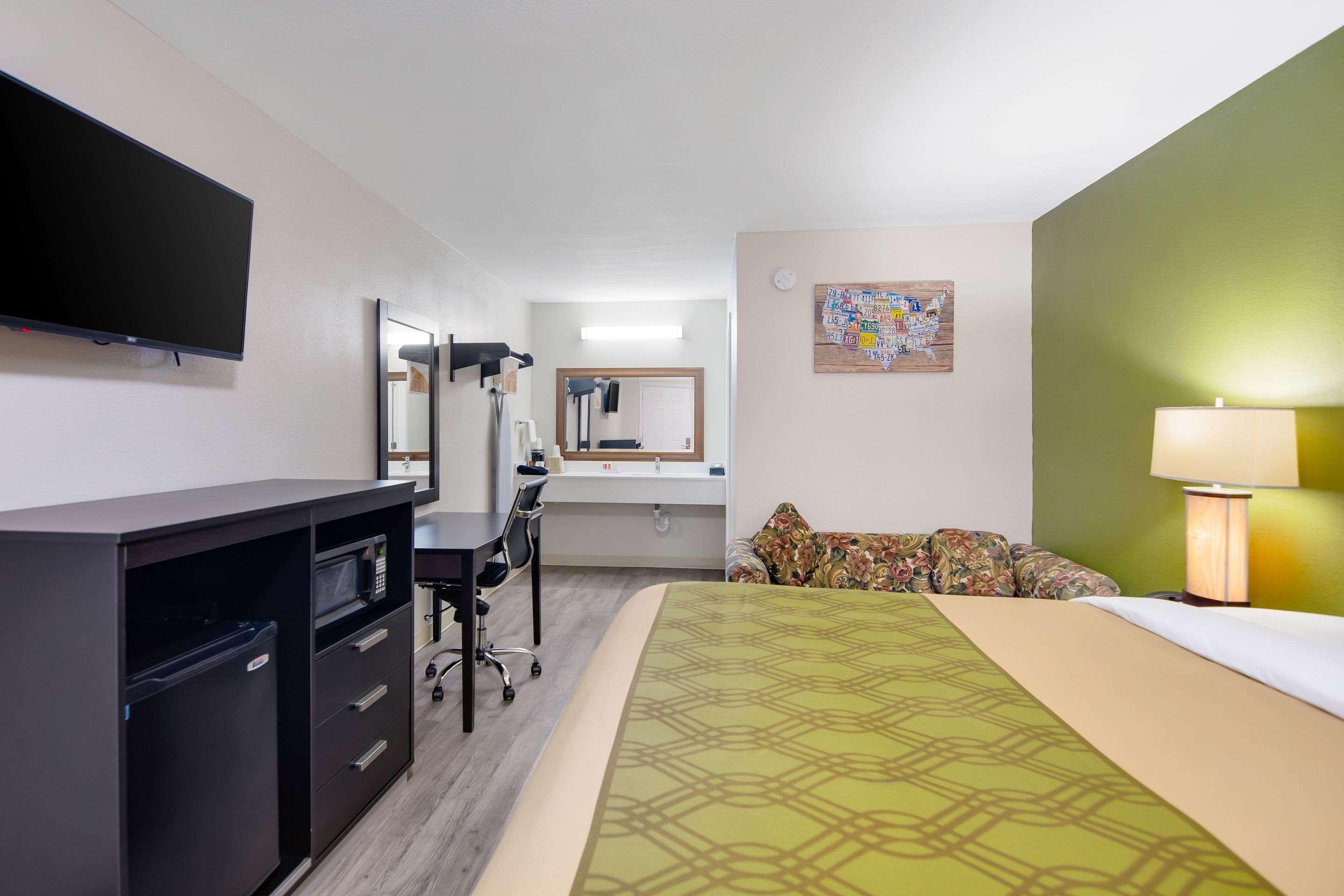 Super 8 By Wyndham Palestine Tx Hotel Buitenkant foto
