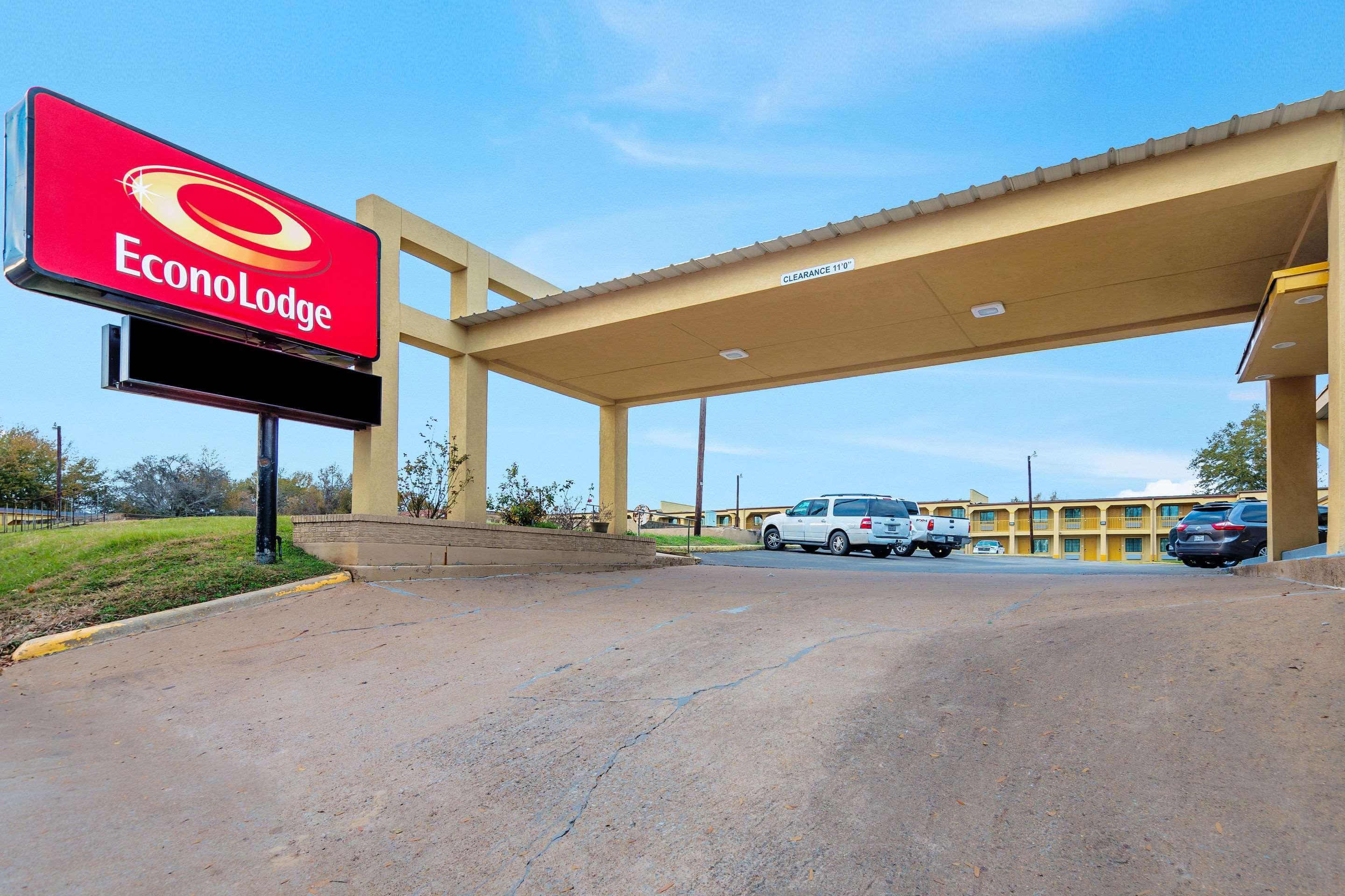 Super 8 By Wyndham Palestine Tx Hotel Buitenkant foto