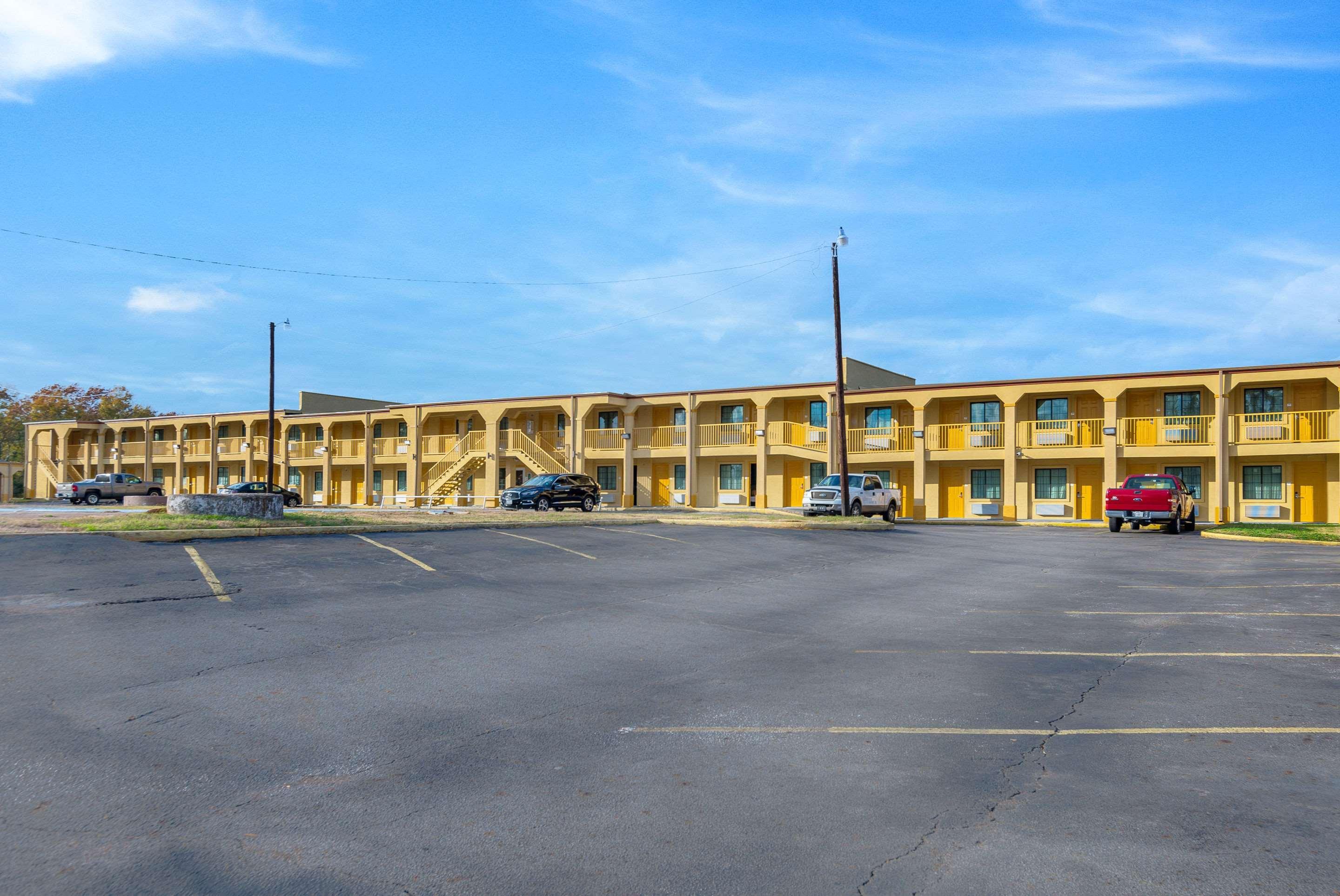 Super 8 By Wyndham Palestine Tx Hotel Buitenkant foto
